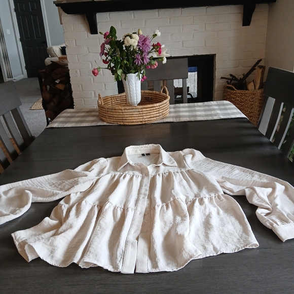 VERO Moda white Button-Up Blouse NWOT size small - Picture 1 of 4